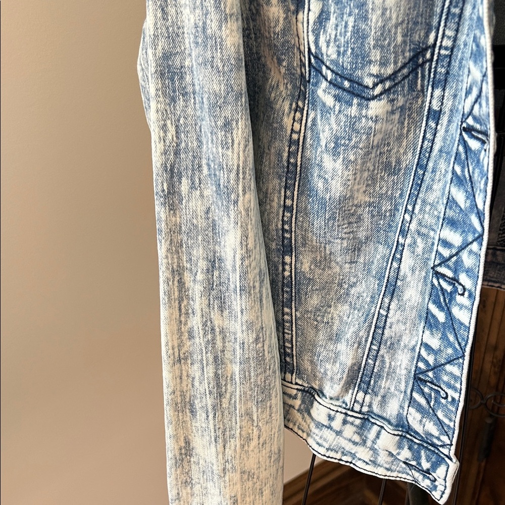 Distressed Blue Jean Jacket - Picture 6 of 8